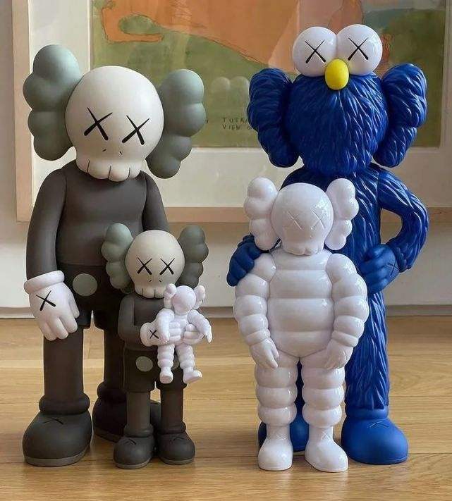 Kaws Family