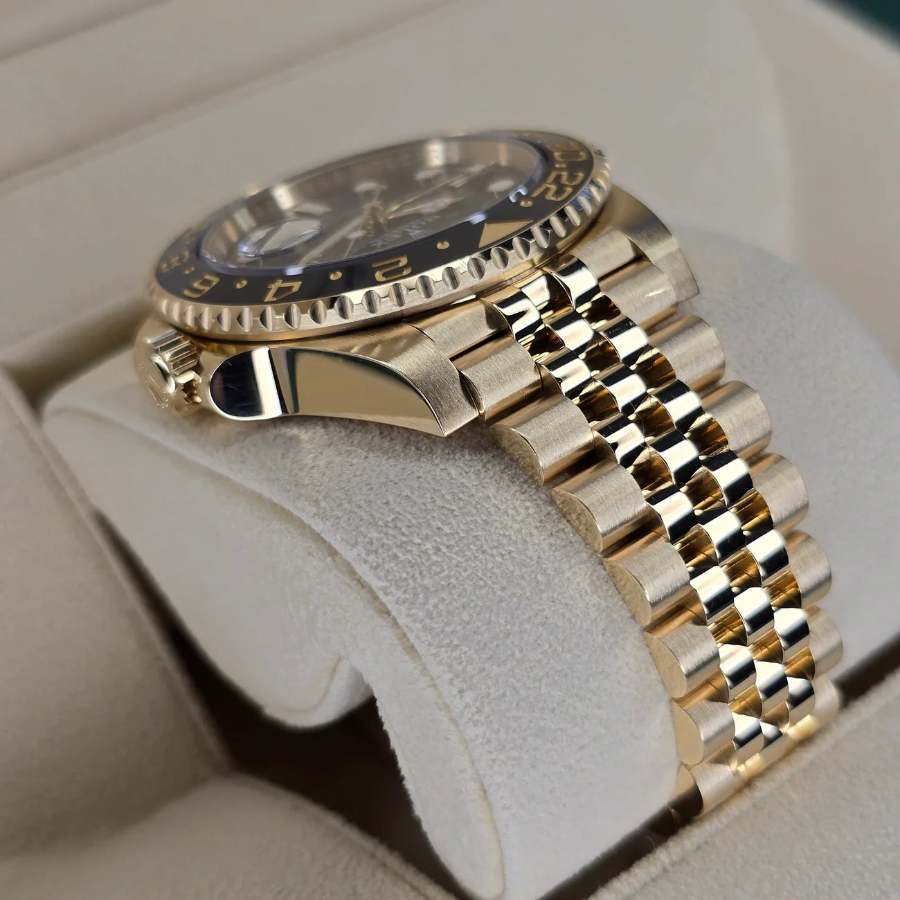 ROLEX GMT-MASTER II 126718GRNR 40MM