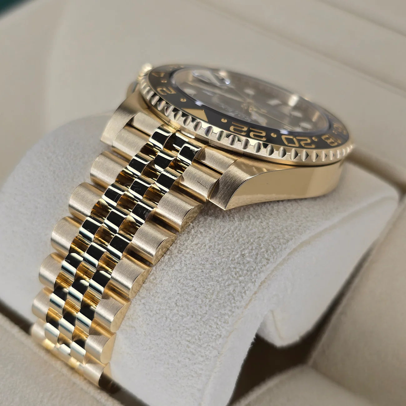 ROLEX GMT-MASTER II 126718GRNR 40MM