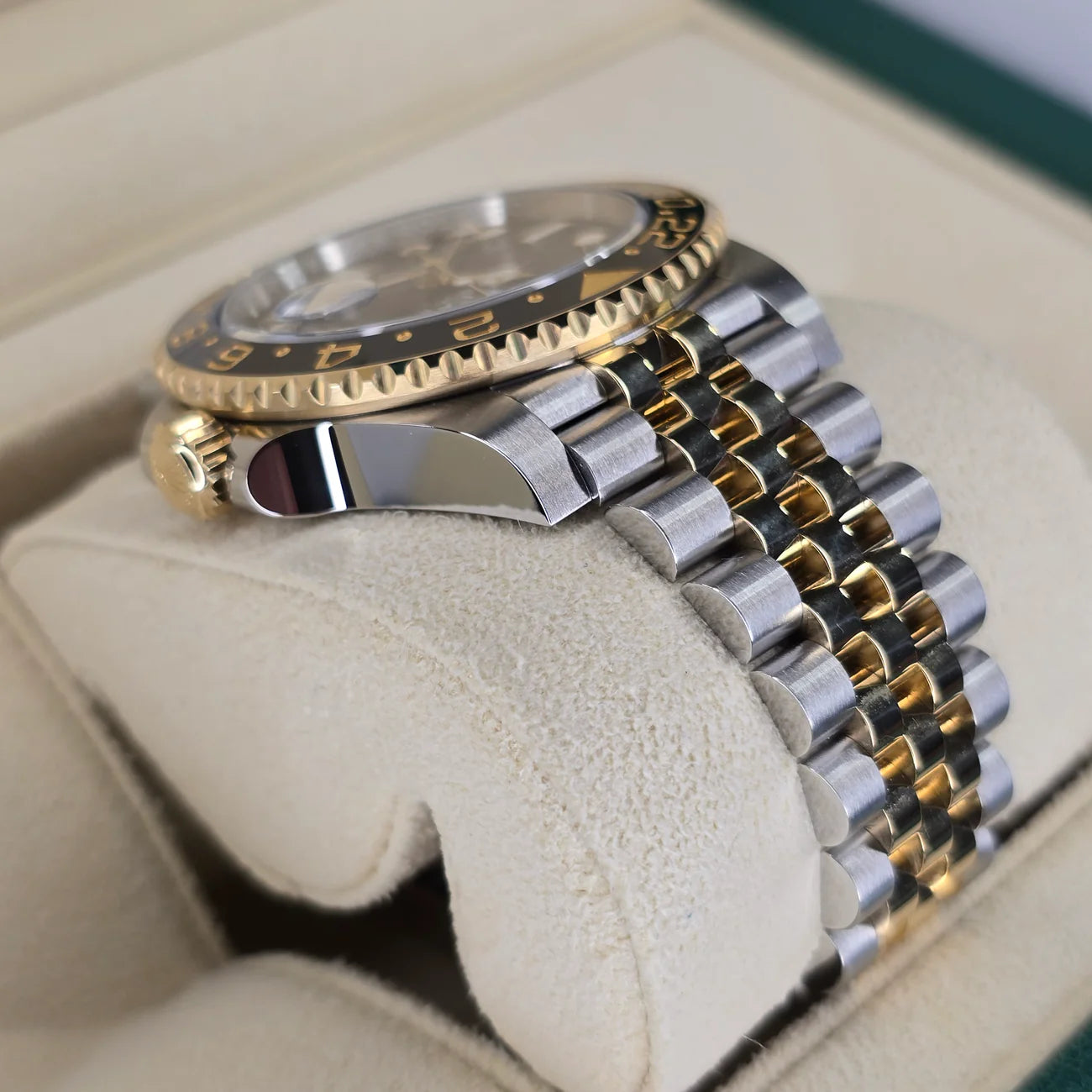 ROLEX GMT-MASTER II 126713GRNR "BUMBLEBEE" 40MM