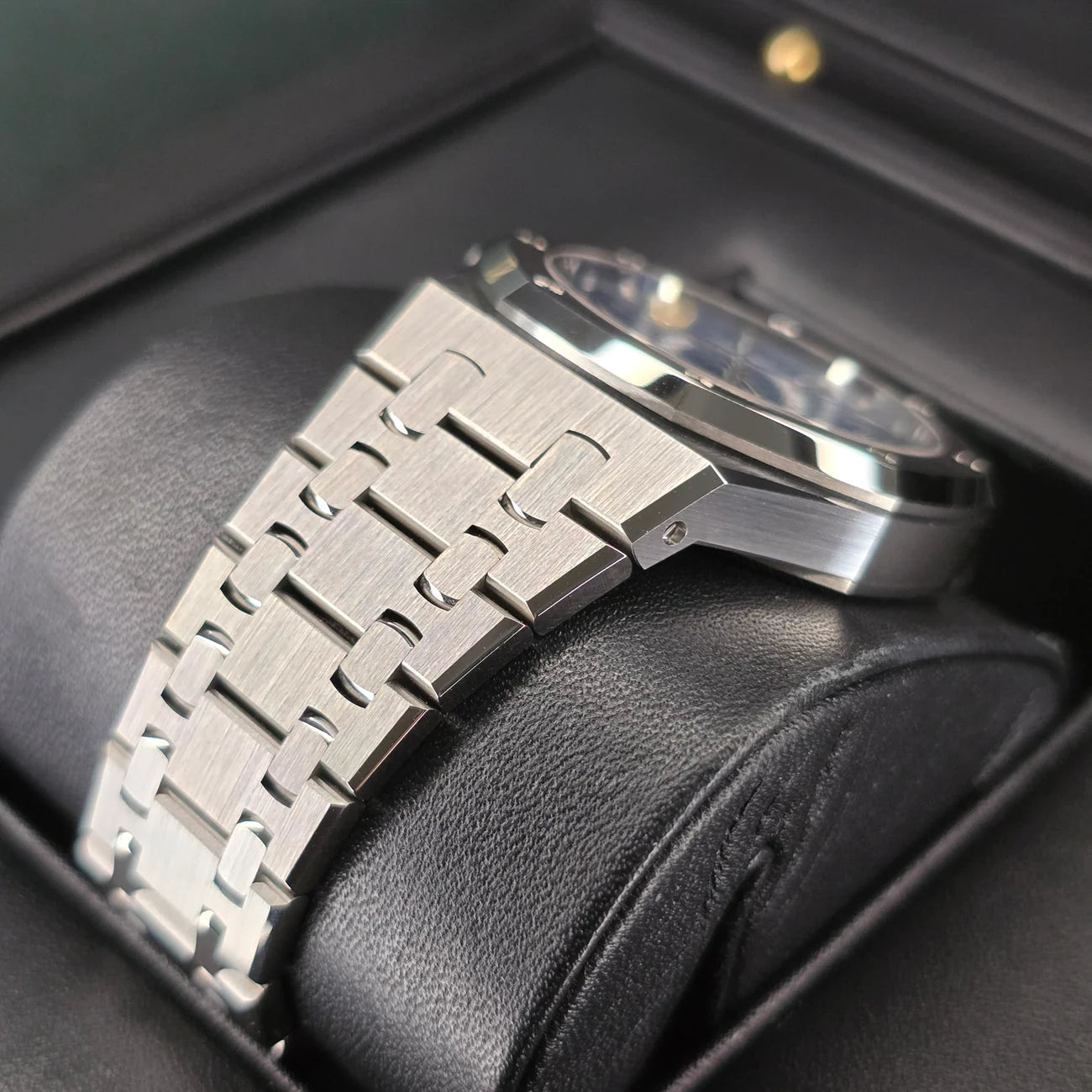 AUDEMARS PIGUET ROYAL OAK ICE BLUE 15550ST 37MM