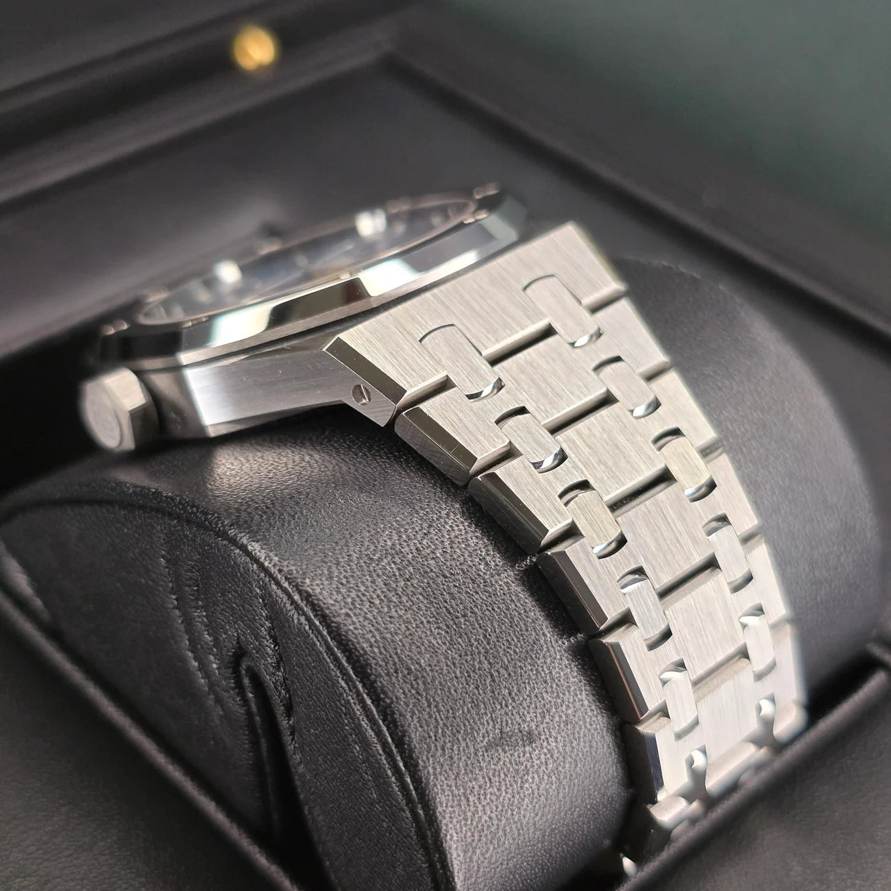 AUDEMARS PIGUET ROYAL OAK ICE BLUE 15550ST 37MM