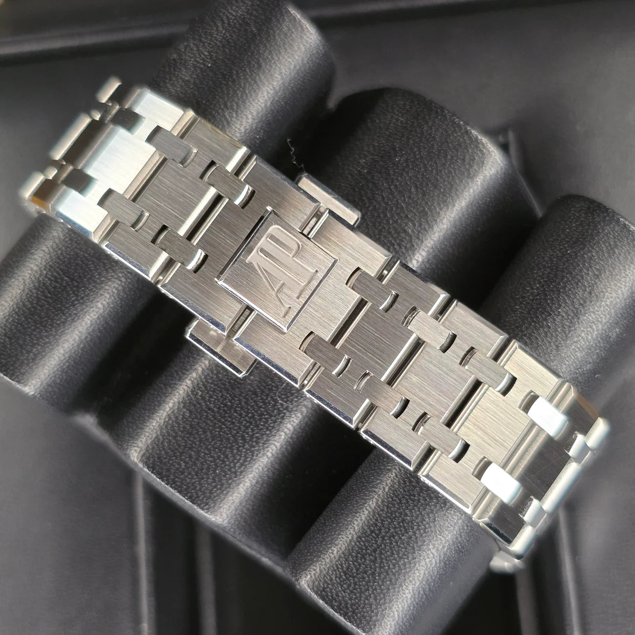 AUDEMARS PIGUET ROYAL OAK ICE BLUE 15550ST 37MM