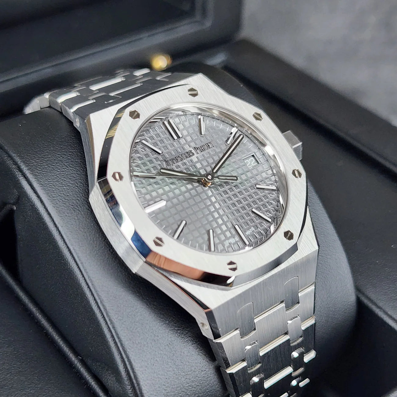 AUDEMARS PIGUET ROYAL OAK 15550ST GREY 37MM