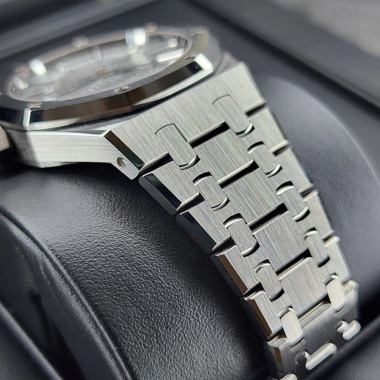 AUDEMARS PIGUET ROYAL OAK 15550ST GREY 37MM